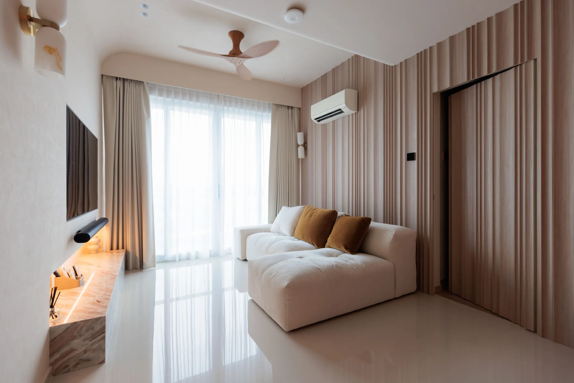 Proximo living room concealed door